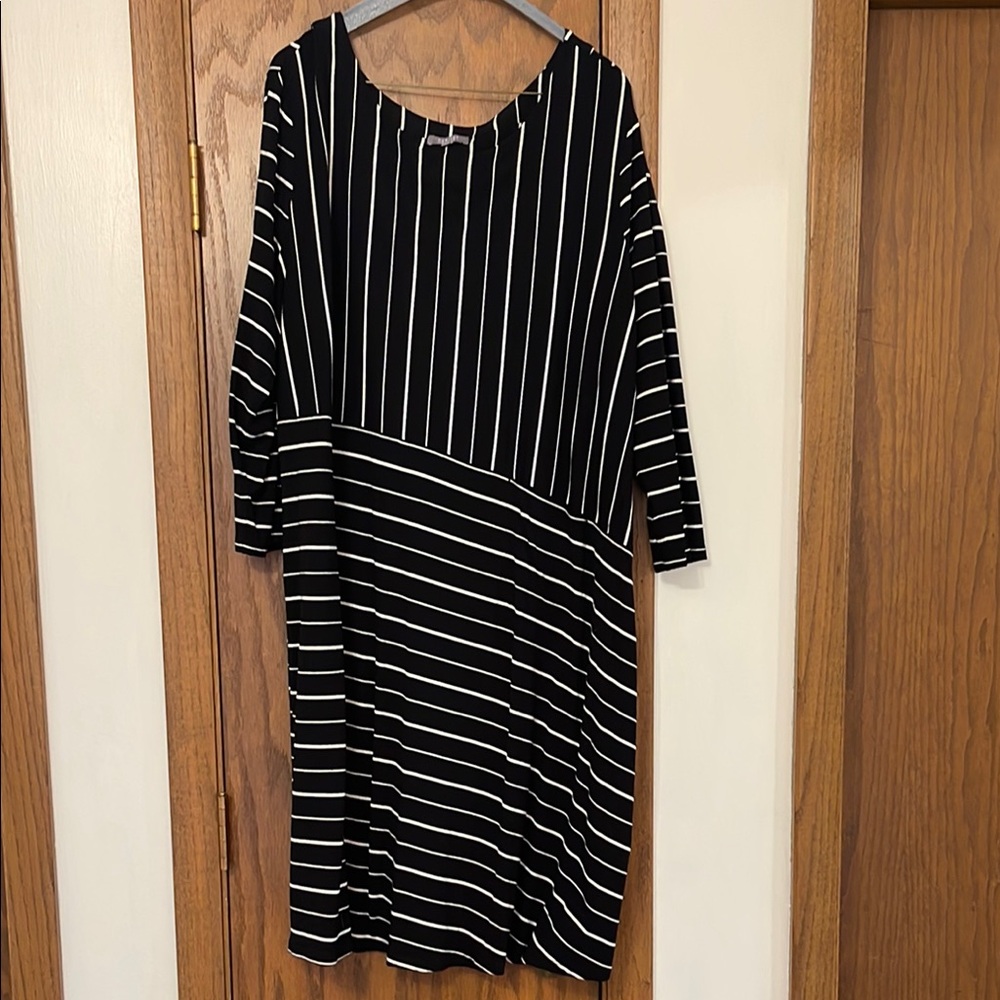 Habitat Black and White Dolman Sleeve Sheath Dress